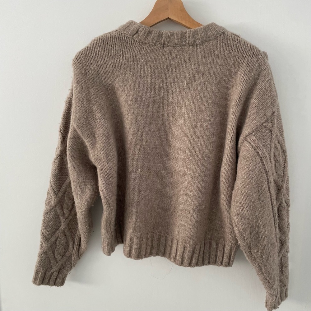 H&M CABLE-KNIT SWEATER XS - Picture 2 of 7